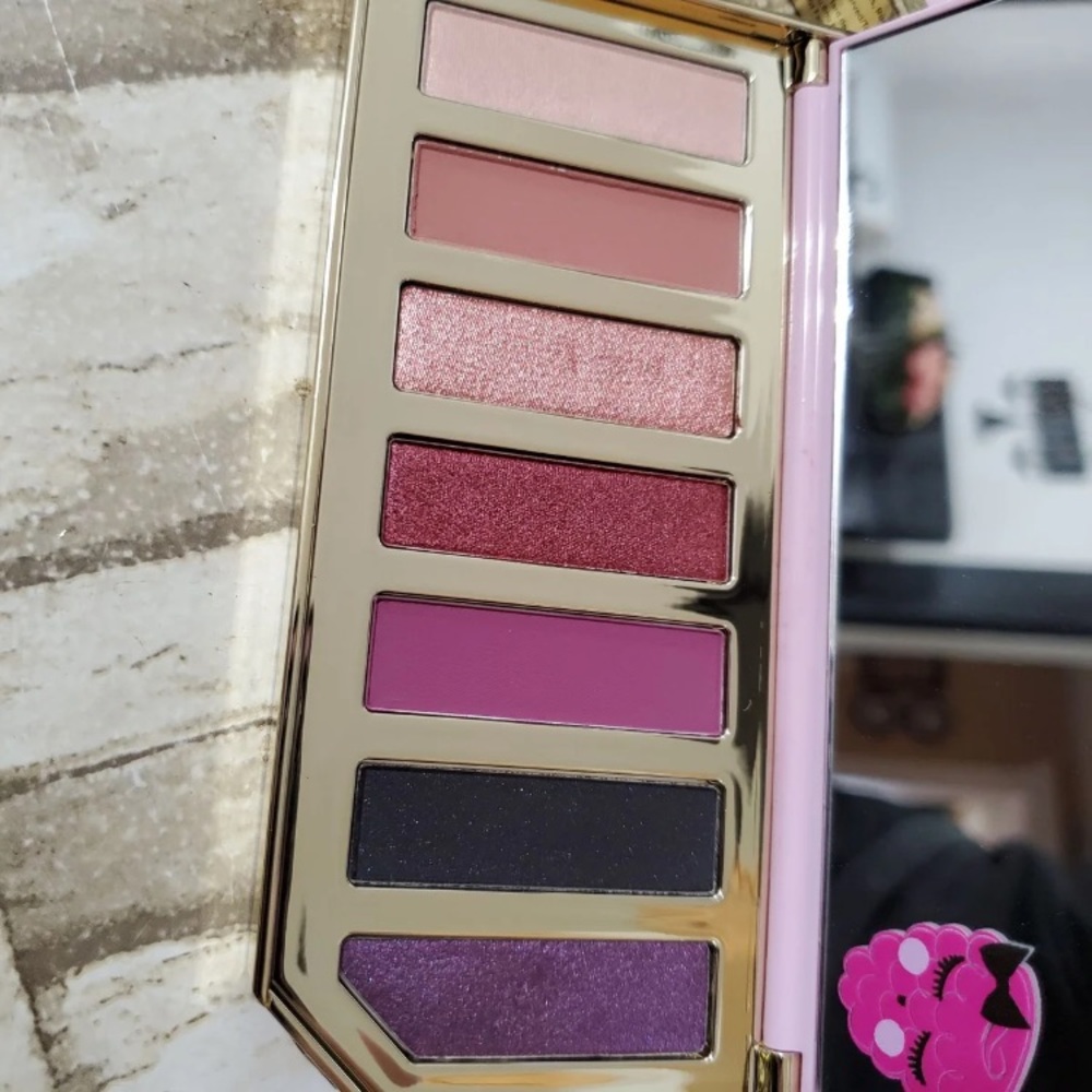 🛍 Too Faced Razzle Dazzle Raspberry💕 - Picture 4 of 4